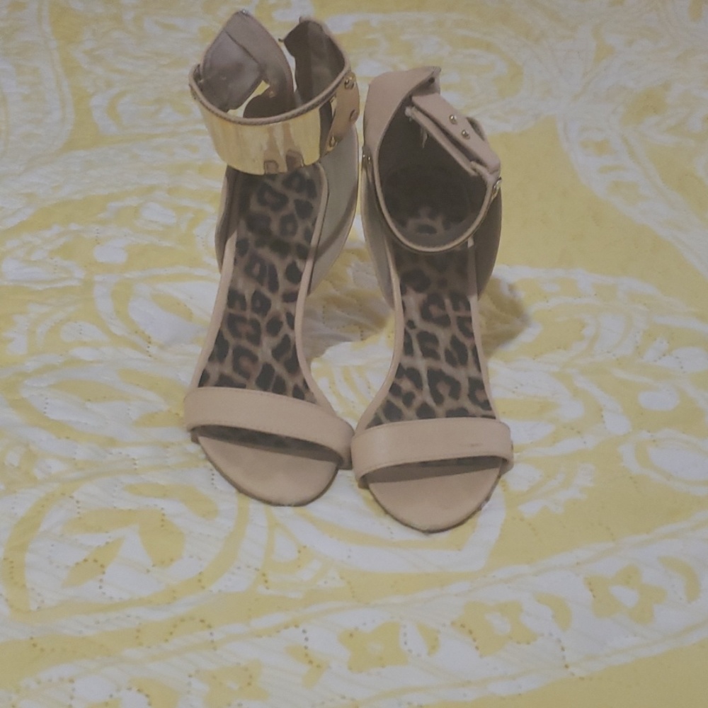 Shoes sandals